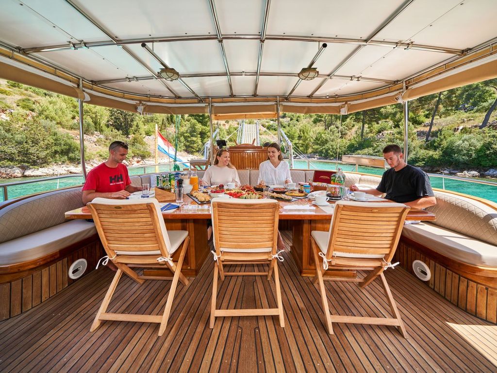 Boat picture 14