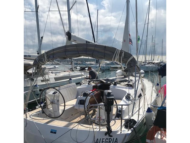 Photo of undefined, image 1 of 11