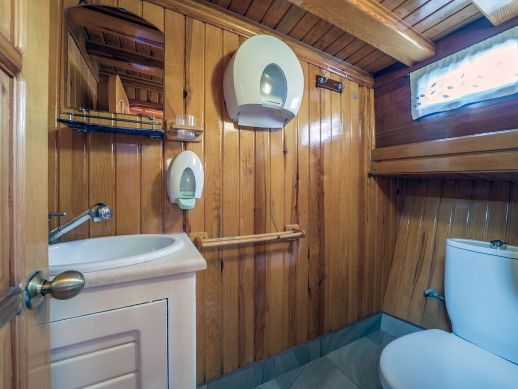 Boat picture 16