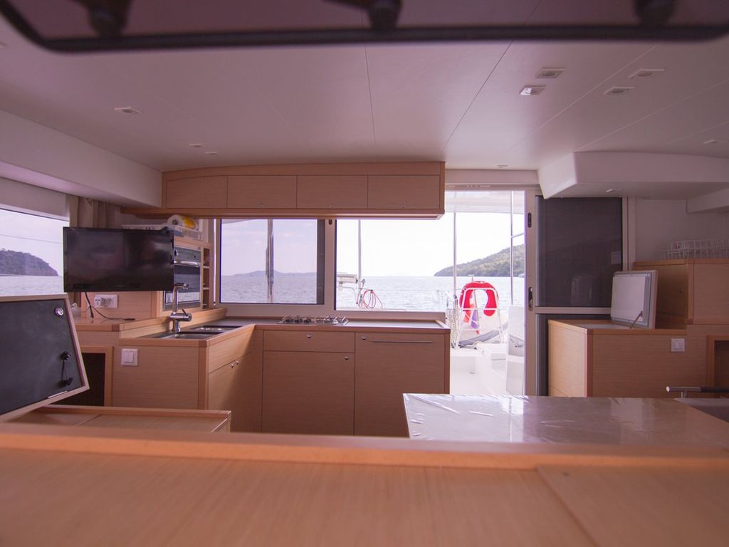 Boat picture 17