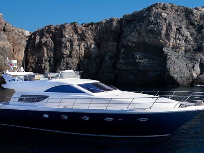 Photo of undefined, image 1 of 20