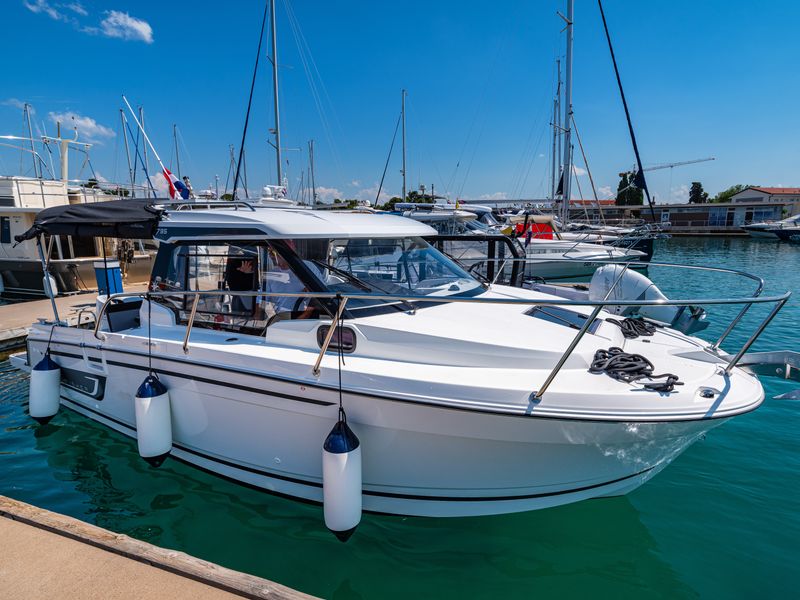 Photo of undefined, image 1 of 83