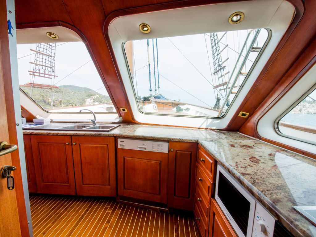 Boat picture 37