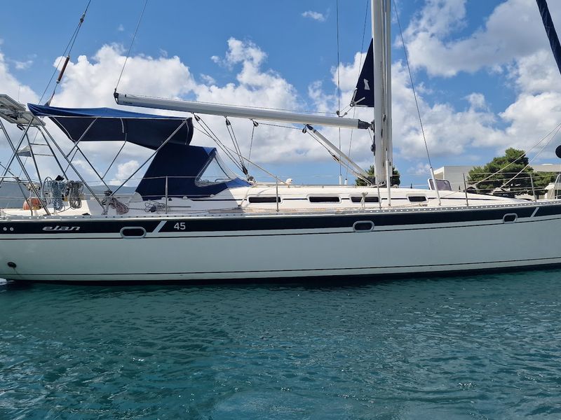 Photo of undefined, image 1 of 25