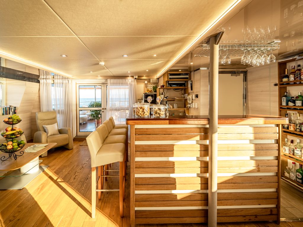 Boat picture 104
