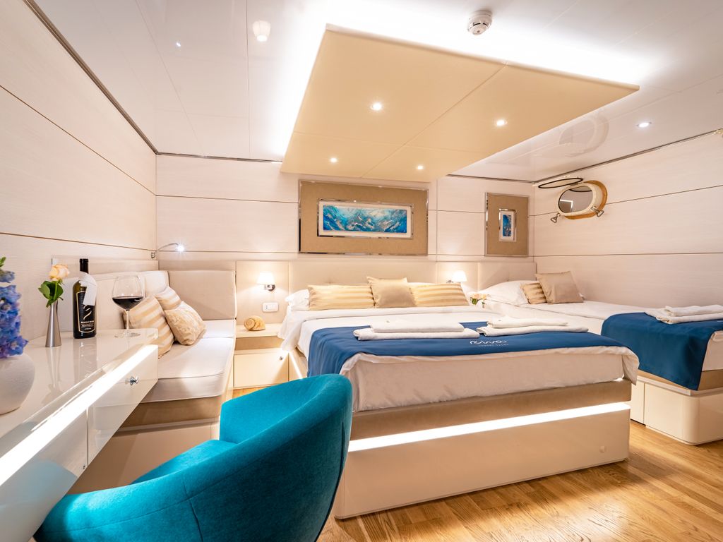 Boat picture 17