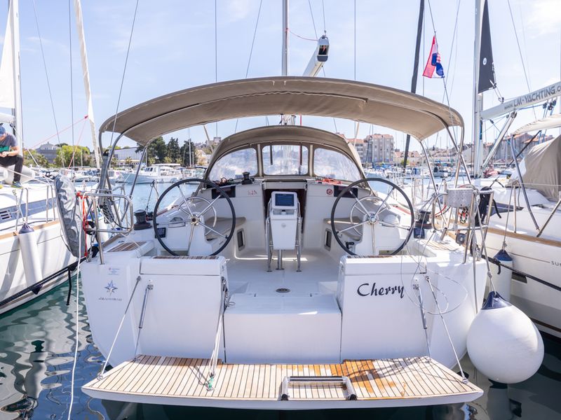 Photo of undefined, image 1 of 16