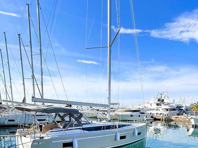 Photo of undefined, image 1 of 13