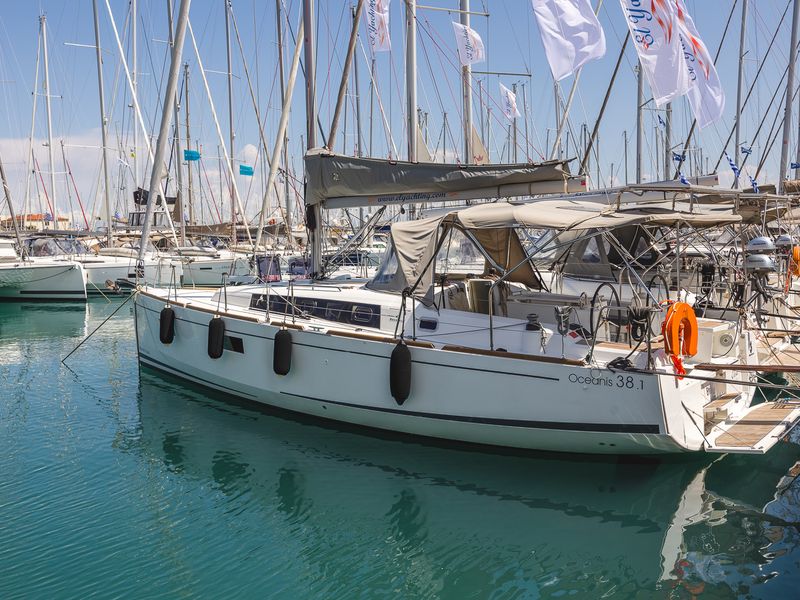 Photo of undefined, image 1 of 20