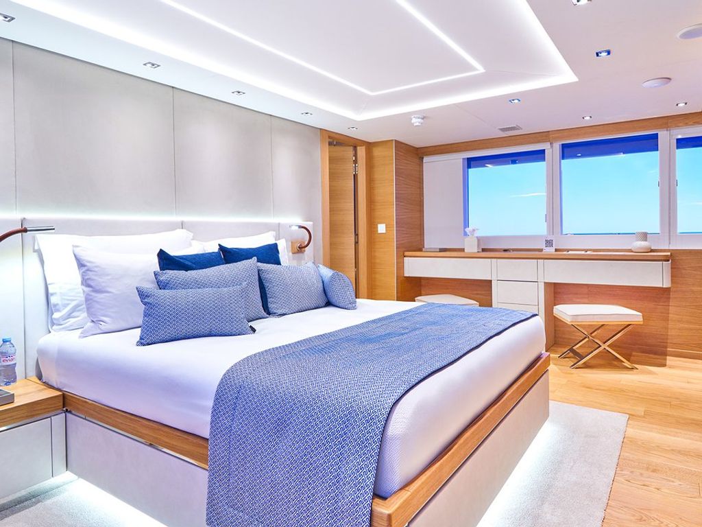 Boat picture 18
