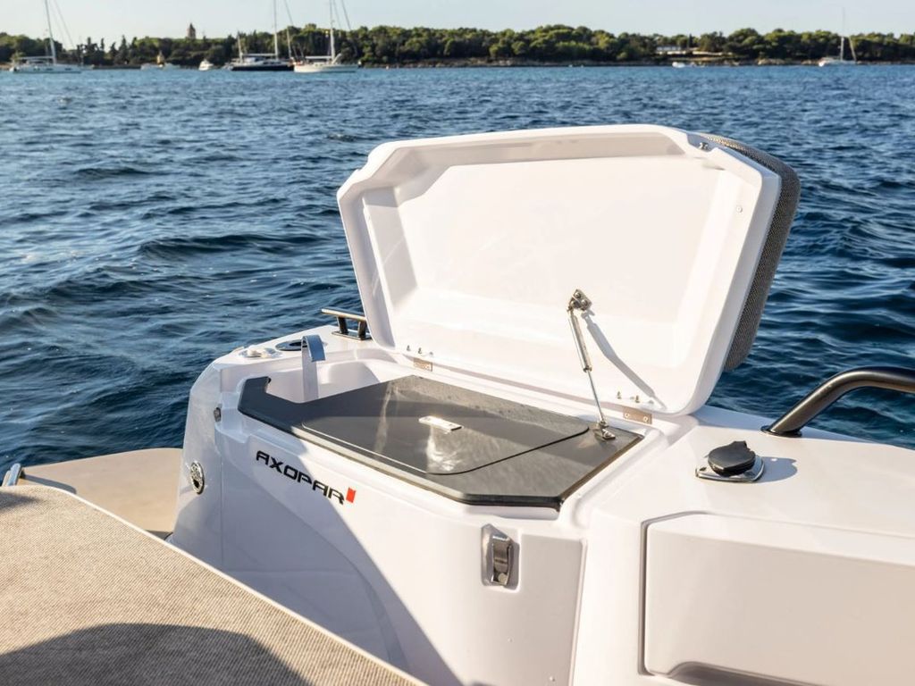 Boat picture 9