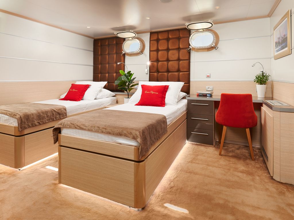Boat picture 9