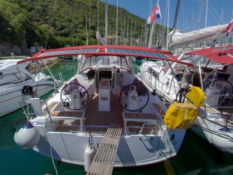 Photo of undefined, image 1 of 11