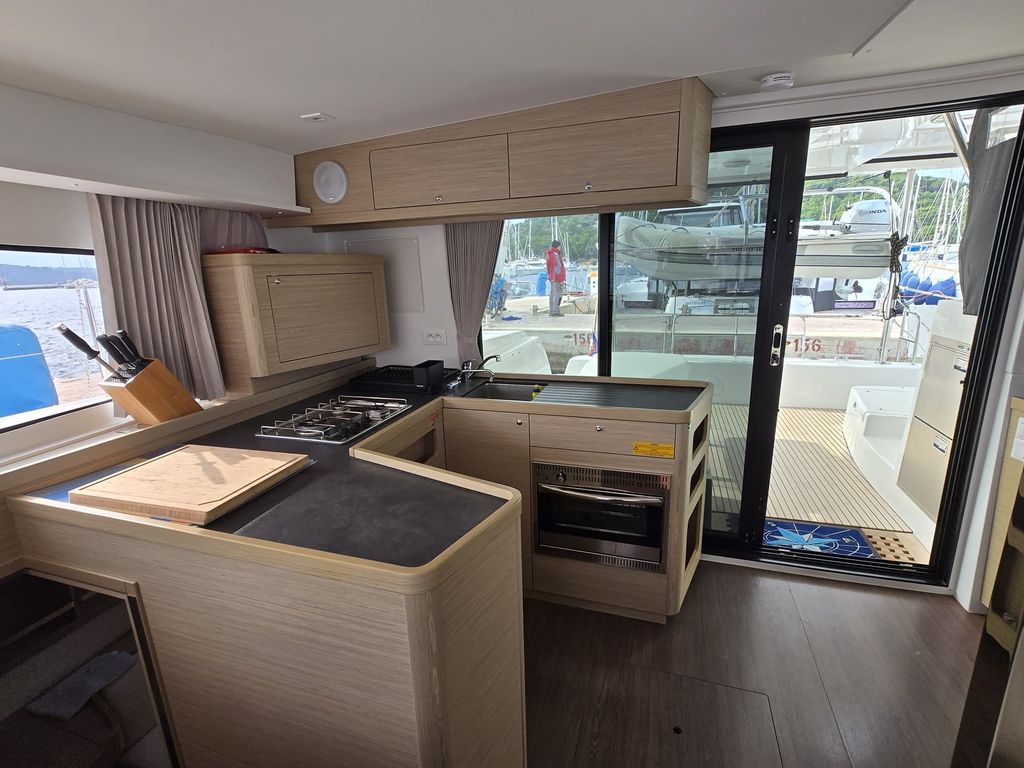 Boat picture 9