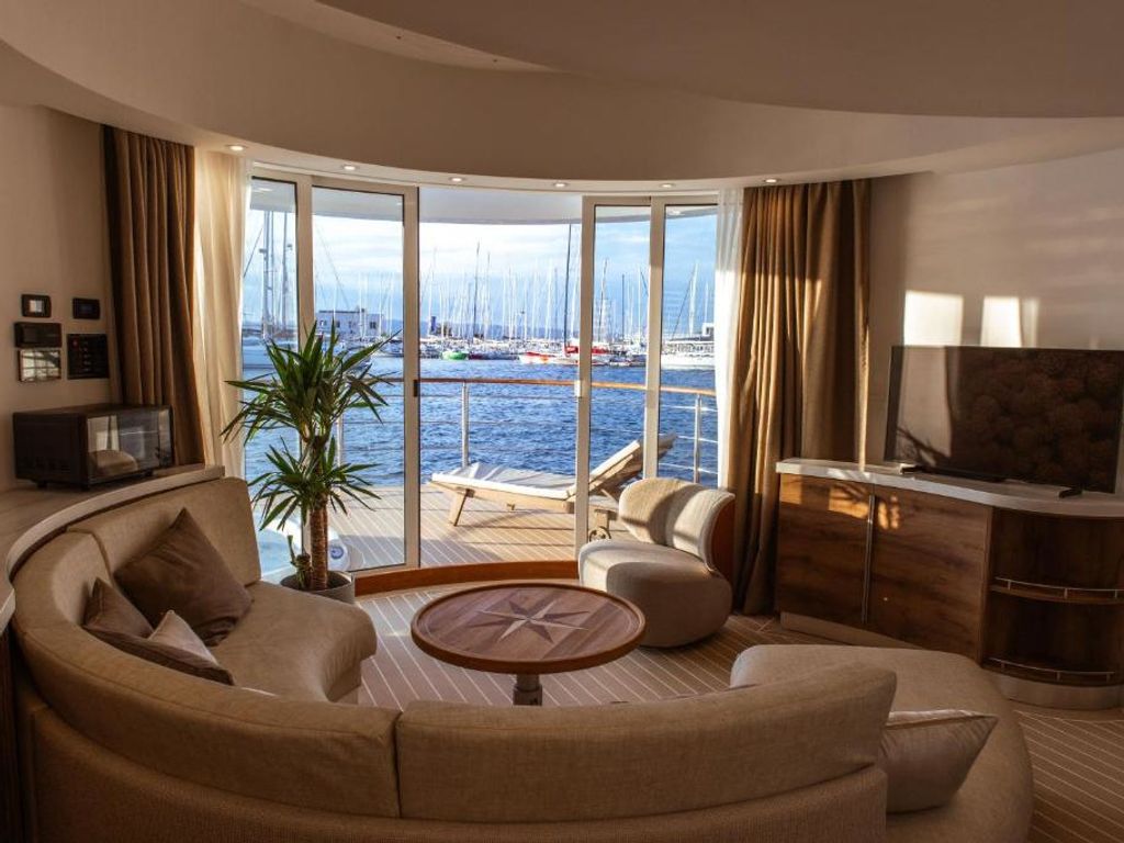 Boat picture 9