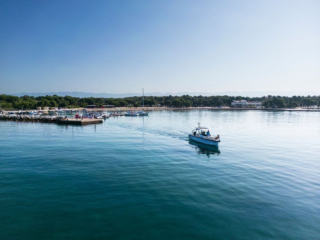 Boat picture 9