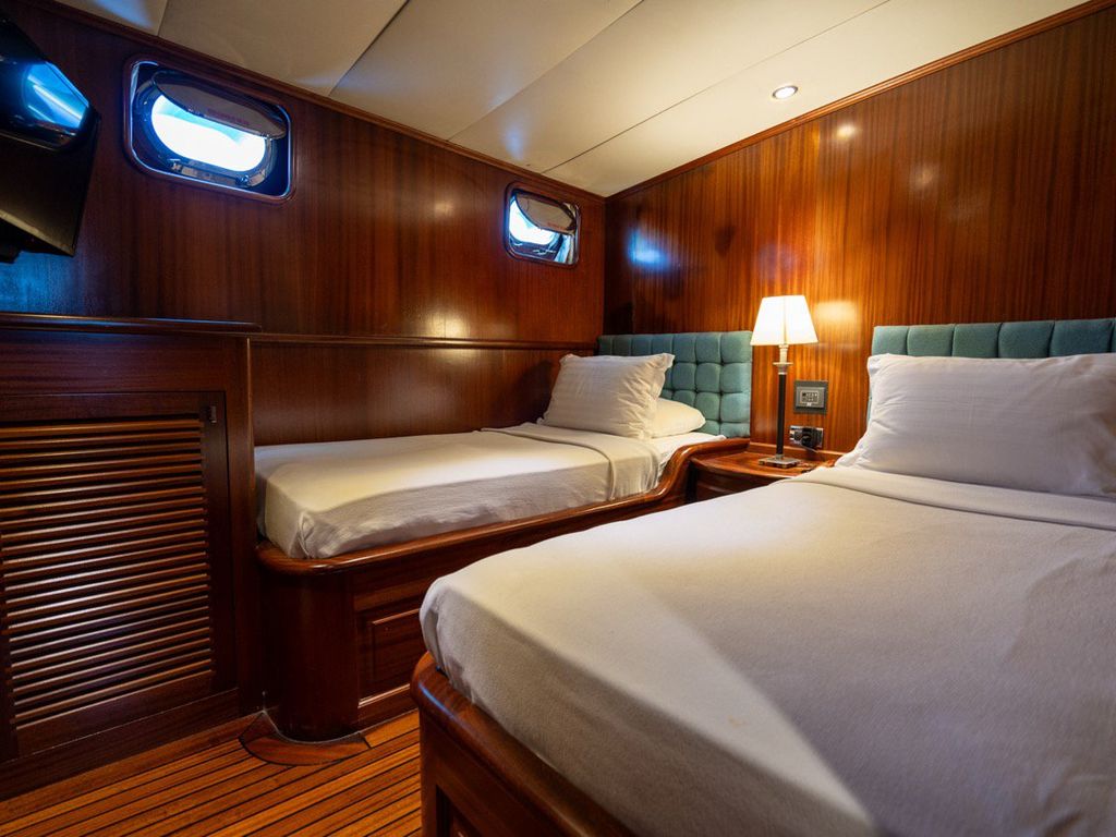 Boat picture 16