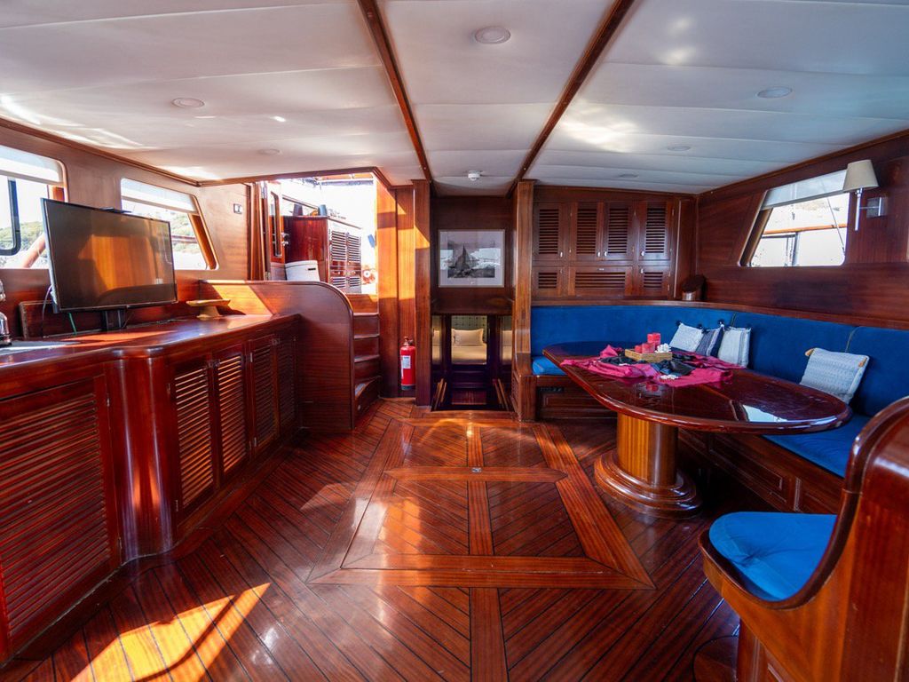 Boat picture 9