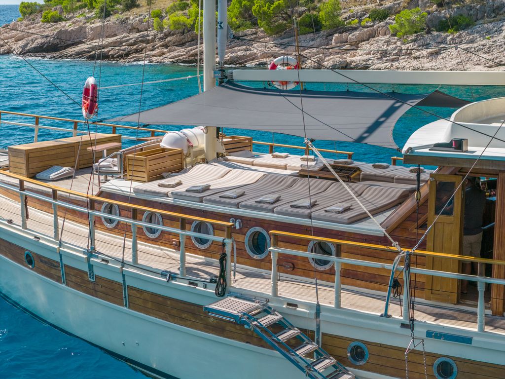 Boat picture 9