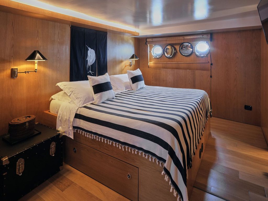 Boat picture 37