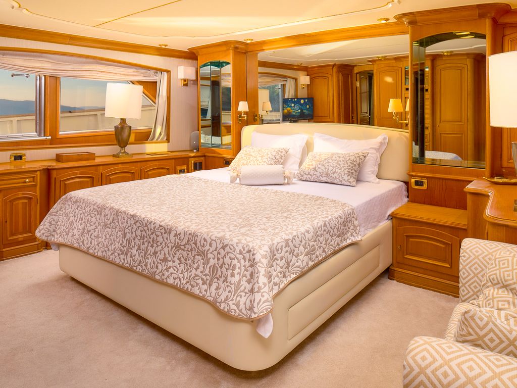 Boat picture 9