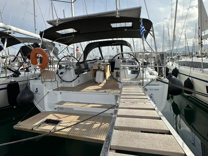 Photo of undefined, image 1 of 20