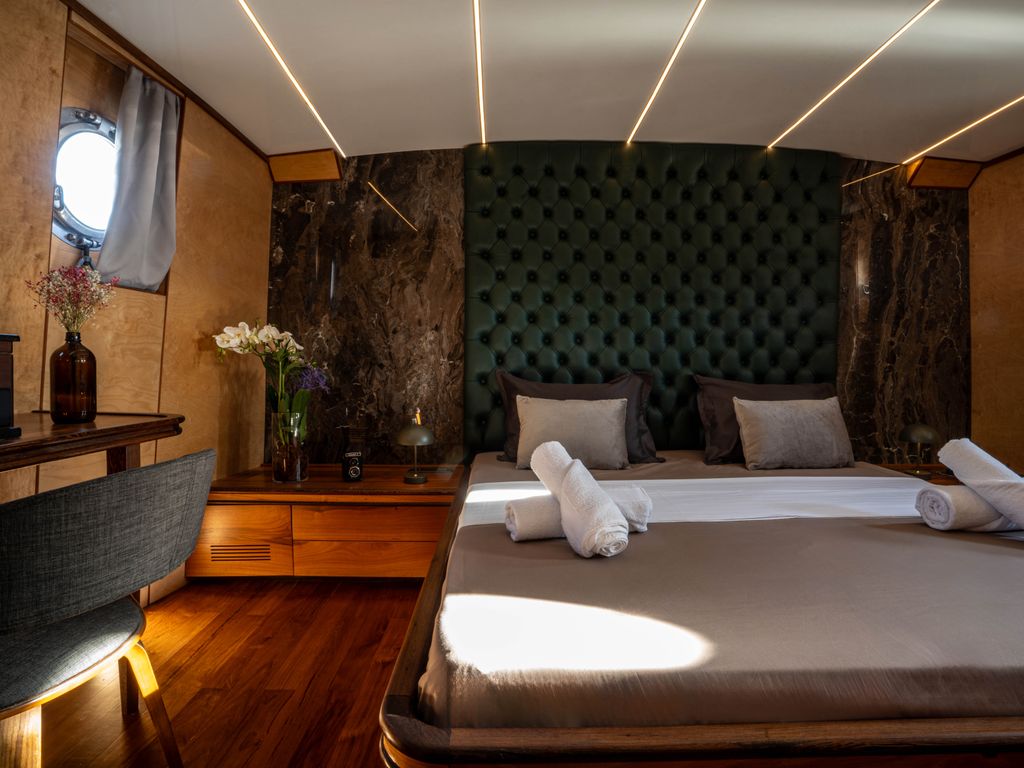 Boat picture 16